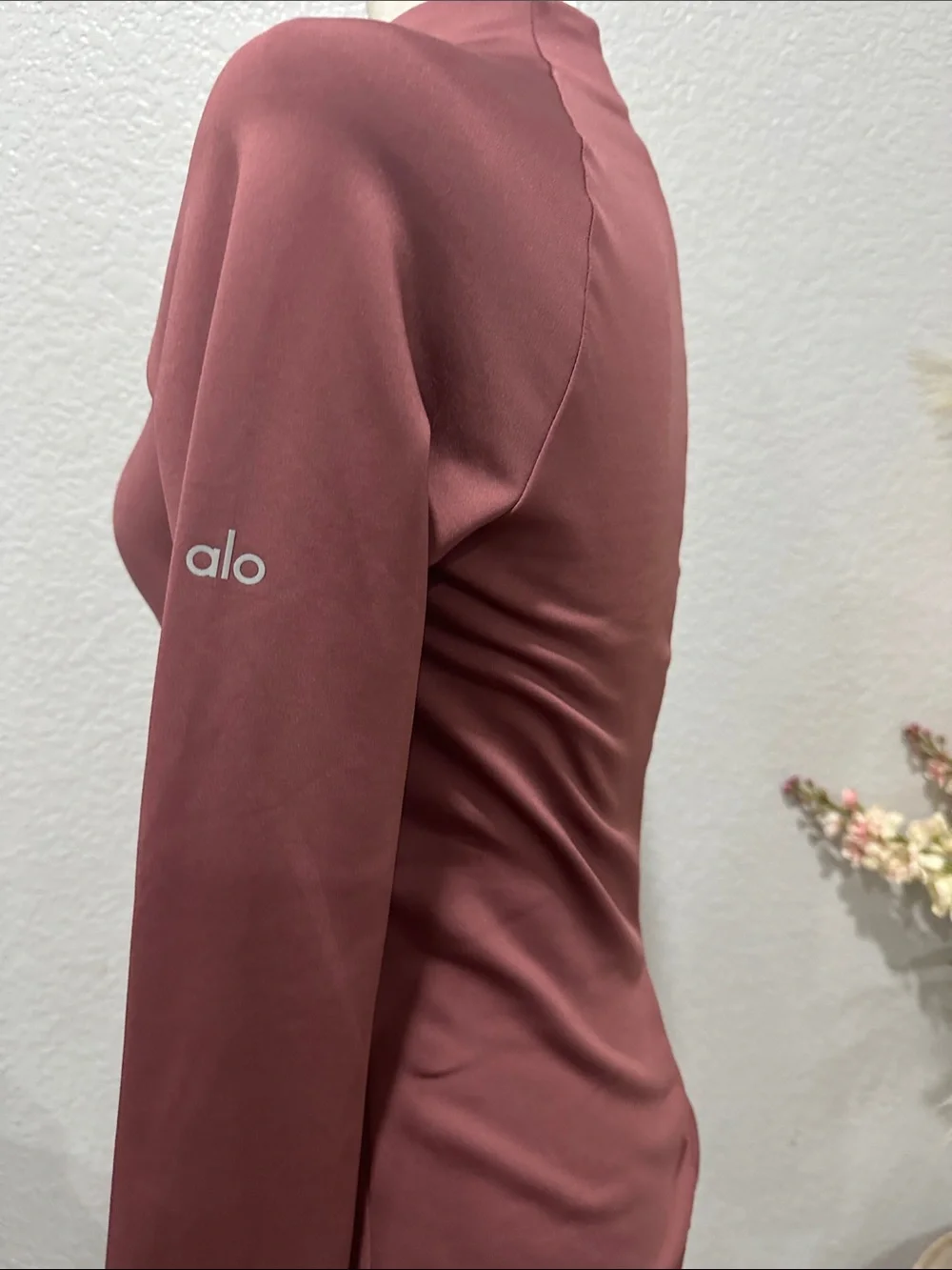 ALO Yoga Long Sleeve Zip Mock Neck Top - Dusty Rose